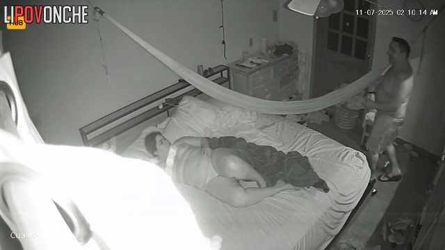 Fat people enjoys sex, unaware that the camera sees everything