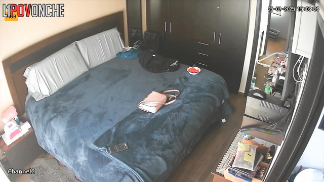 Chubby brunette playing with a small sex toy - look at her solo game