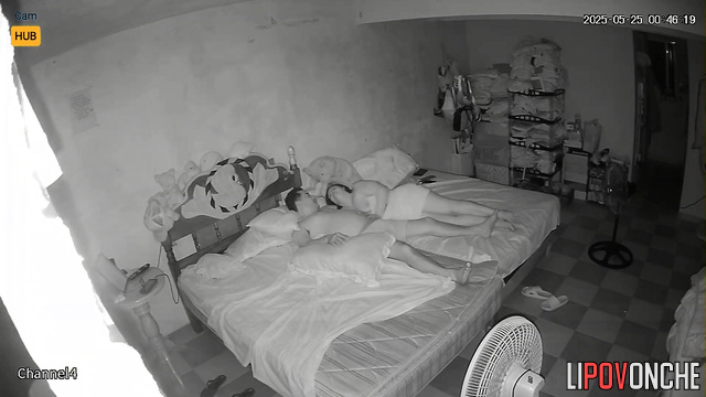 Oral sex as a evening routine, look - hidden cam in the bedroom