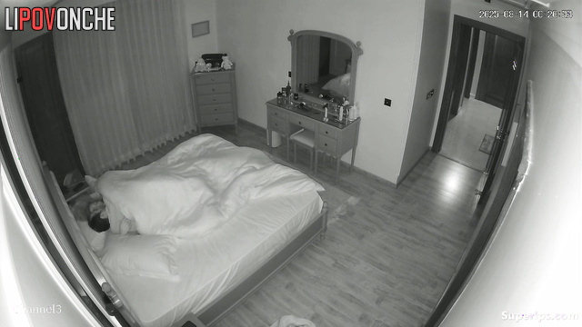 Chubby boyfriend and slim girlfriend - night camera