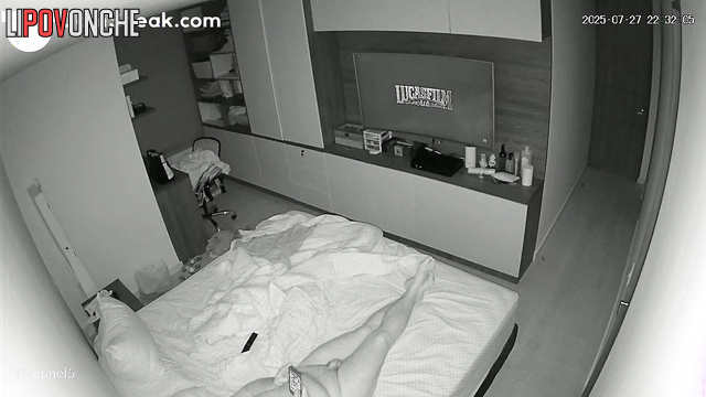 Naked couple was shocked to find a camera pointing at the bed quietly, look