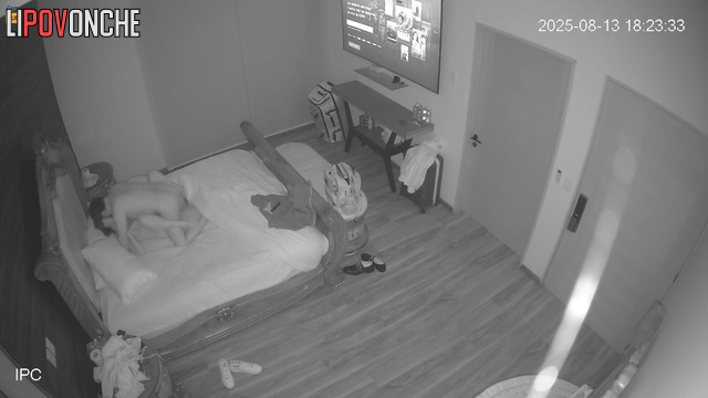 Nobody realized a secret camera was fixed behind the curtain, look