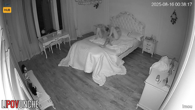 Couple didn't notice the small cam watching their 69 sex from the corner