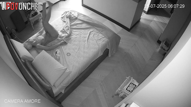 Naked milf relaxing on bed and going to masturbate
