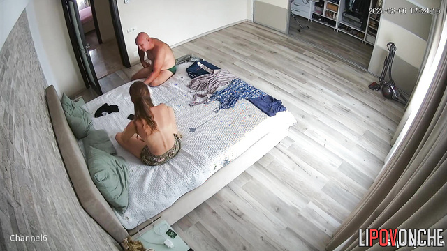 They just glueding phones together / home hidden video