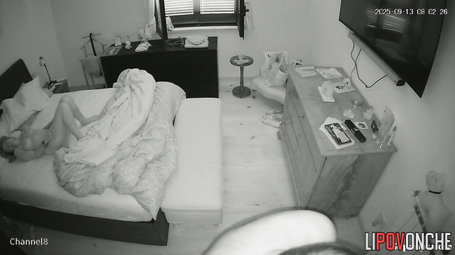 She wanted sex but just made blowjob, hidden camera
