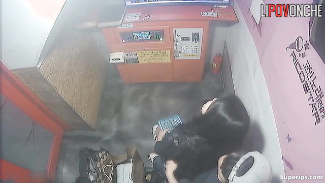 Asian teens met at karaoke to kiss (spy public cam)