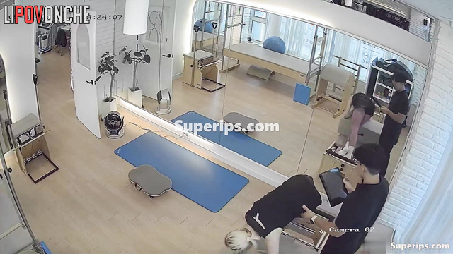 Look how her medical therapy is going / public cam