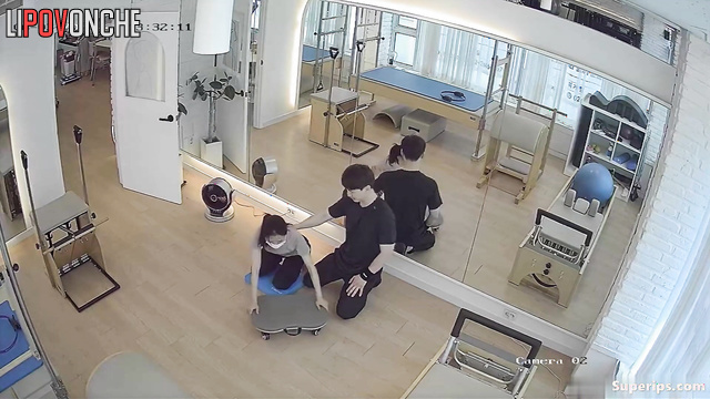 Look how her medical therapy is going / public cam