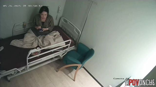Besties chatting in the hospital (before her surgery)