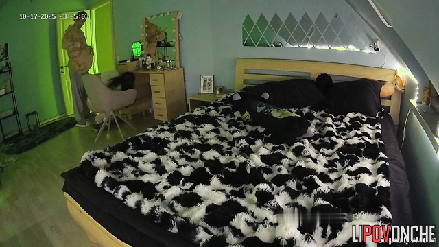 Couple fucked slowly while others watched in admiration