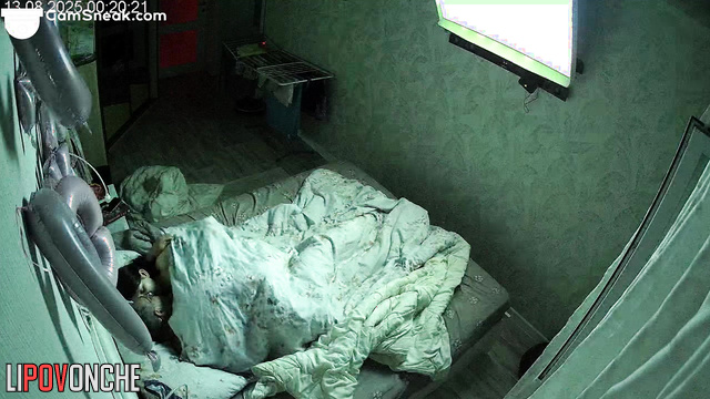 Chubby old fart lazily fucking a prostitute (sudden meeting)