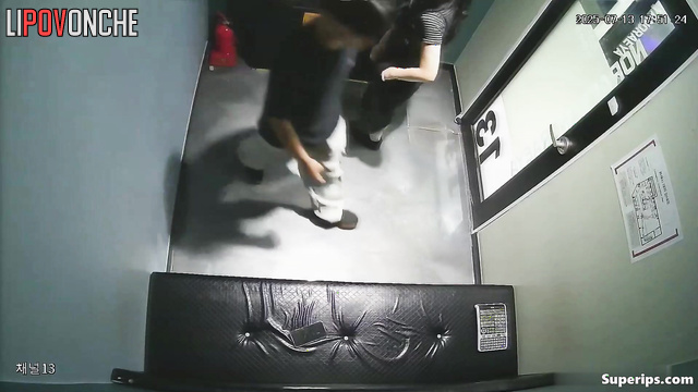 Look what korean teens did in the karaoke room (oral time)