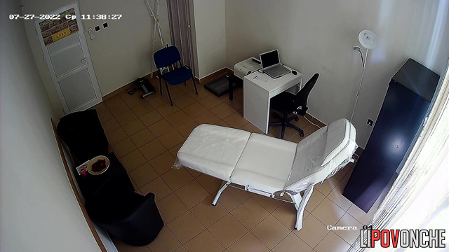 Passionate kissing in the closed beauty salon, look