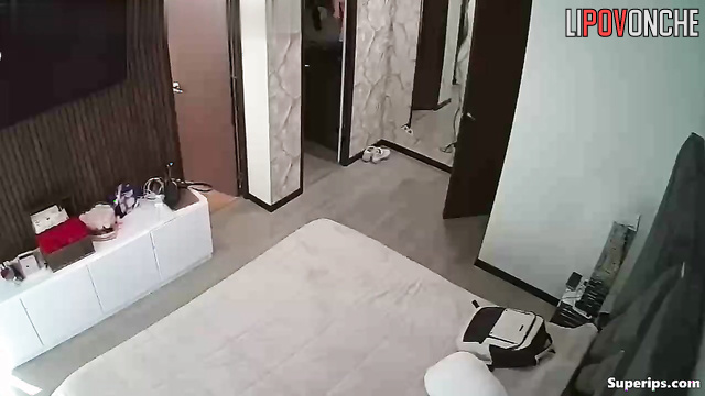 Hungry lady is about to cum with a pink sex toy / solo