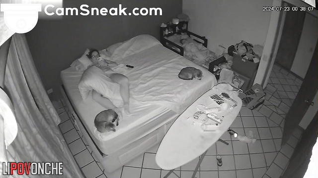 Lady nerd masturbating in the presence of her fluffy friends