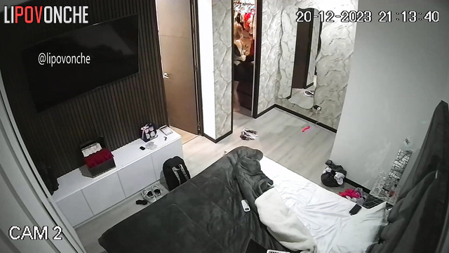 Slut masturbated after her work day in sex salon