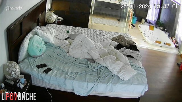 Milf spending her evening hot - bedroom live video