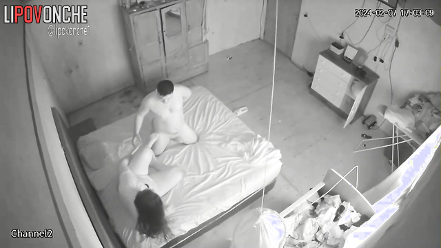 Guy fucking babe with huge boobs and ass (hidden cam)