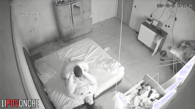 Guy fucking babe with huge boobs and ass (hidden cam)