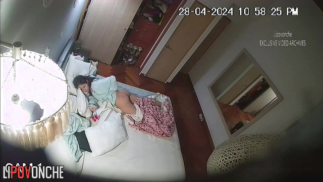 She never felt a stronger orgasm before-she used just a vibrator
