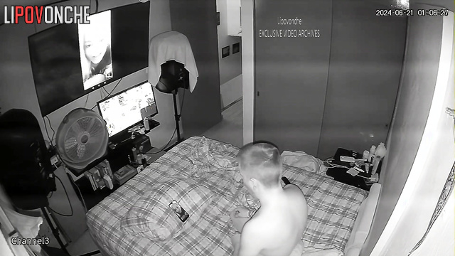 Guy jerking off on video with his hot ex-girlfriend