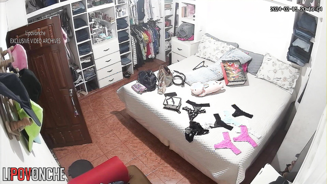 Brunette enjoying new panties / video from bedroom