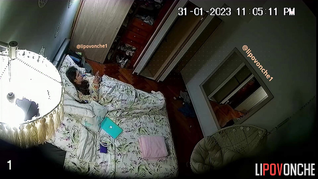 Play with a sex toy is her evening routine / hot tape