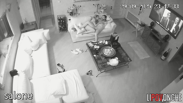 Swinger party between best friends / hot home video