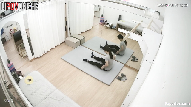 Medical rehabilitation in the gym / hidden camera