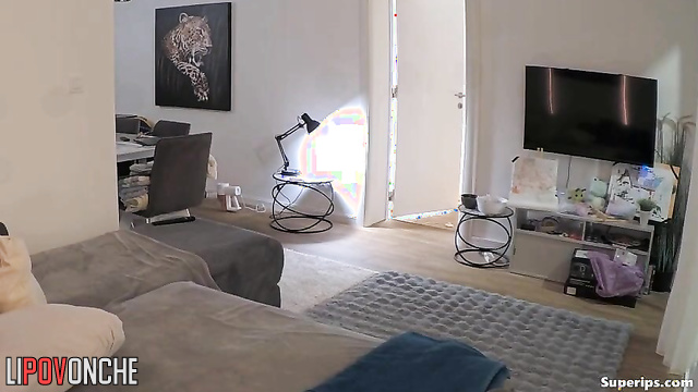 Double blowjob to their ex-boyfriend (living room threesome)