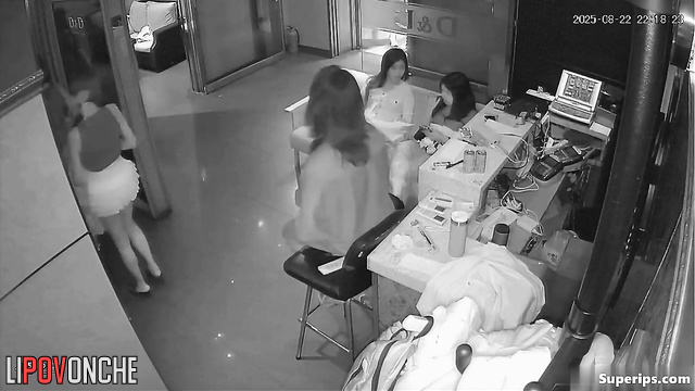 Exclusive record from cafe where young girls are looking for rich guys