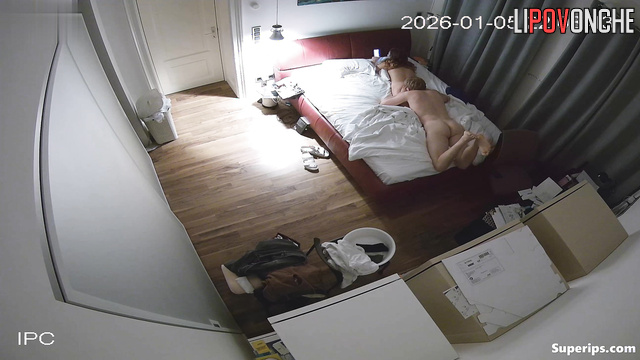 She was scrolling her phone and he fucked her in doggy without asking