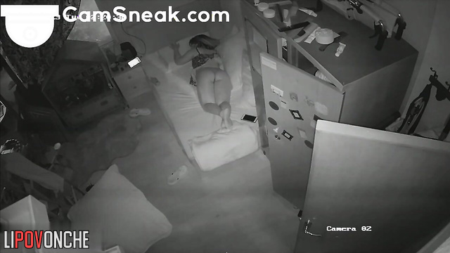 The husband got overexcited from massaging his wife's back and fucked her
