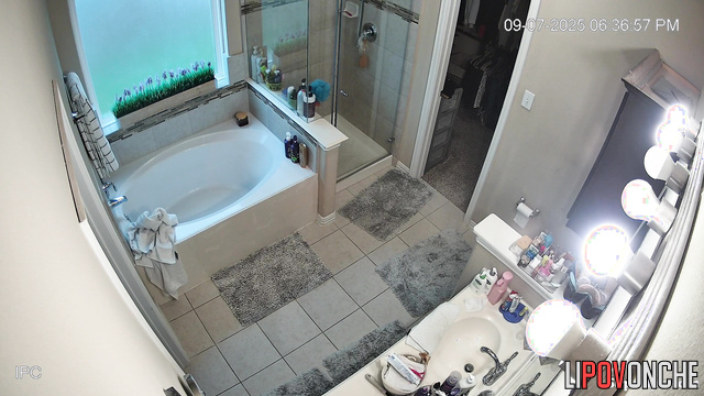 Husband won't let his pretty wife take a shower and fucks her doggystyle