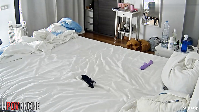 She rides on her face - and then after one orgasm they set goal for other