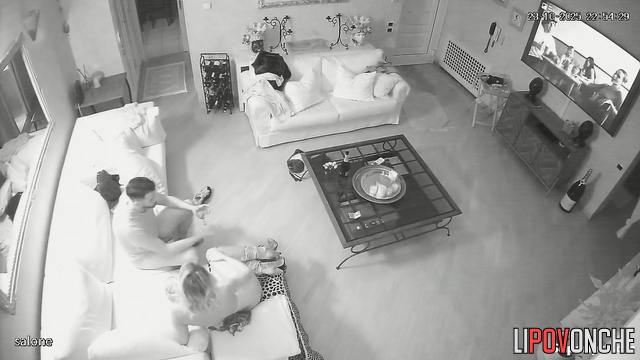 After champagne, a drunk prostitute sits on a new client's dick