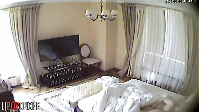 A stunning milf brought her elderly husband to orgasm with her wet tongue