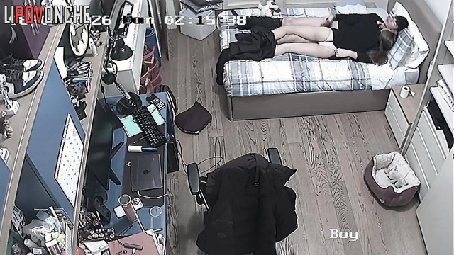 A skinny beauty gives her boyfriend an amazing blowjob after the party