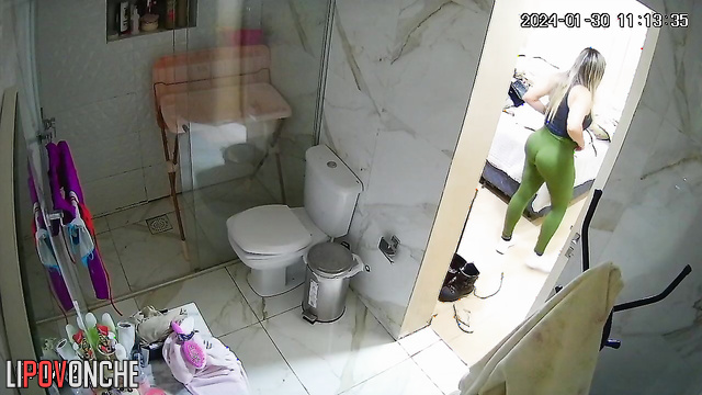 A full-figured girl bares her seductive, big ass as she takes off her pants to pee