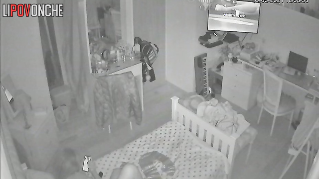 The young beauty paused the video so she could masturbate a little in silence