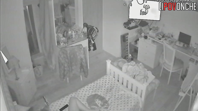 The young beauty paused the video so she could masturbate a little in silence