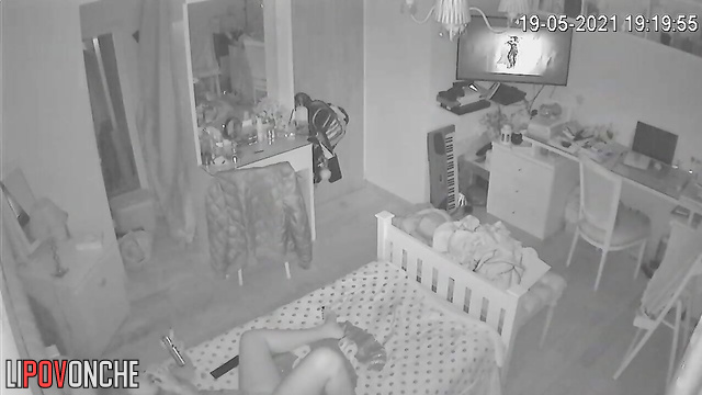 The young beauty paused the video so she could masturbate a little in silence