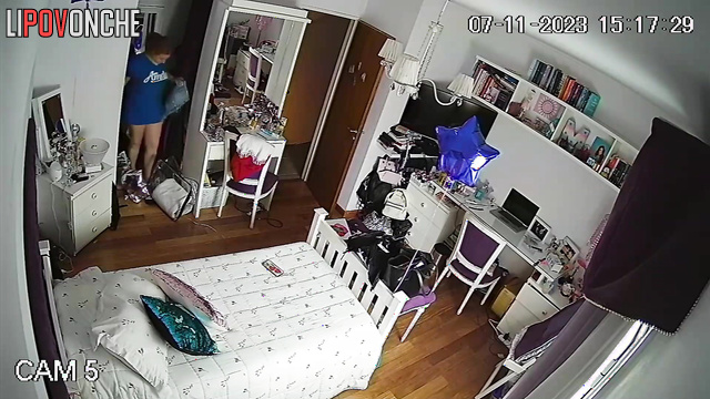 After the party, the girl pulls off her T-shirt, revealing her sexy tits