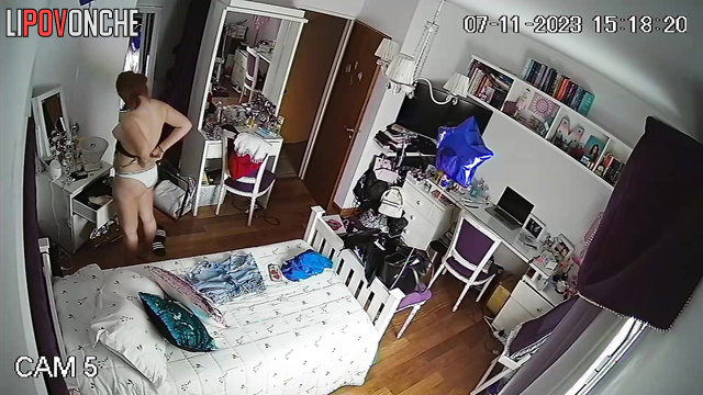After the party, the girl pulls off her T-shirt, revealing her sexy tits