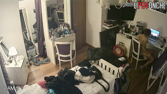 Her boring life exposed to the void, bedroom scenes