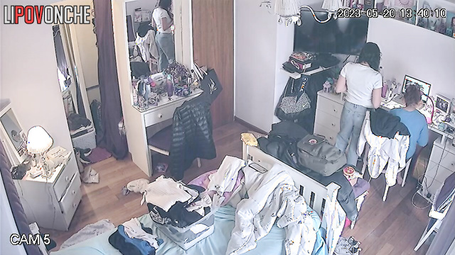 An ordinary day for ordinary besties, bedroom camera