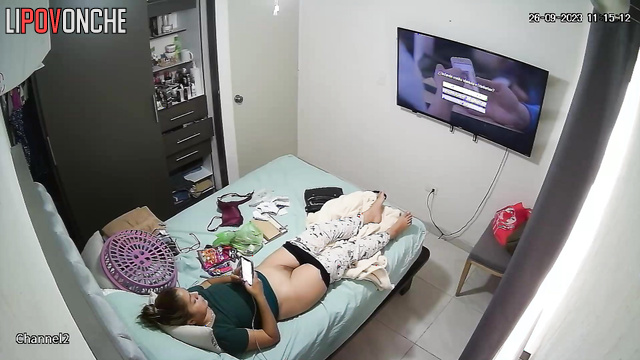She likes to cum, but only with sex toys (solo tape)