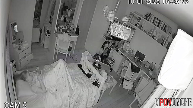 She likes to cum and touch her clit, bedroom camera