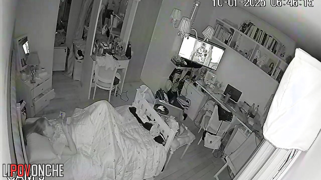 She likes to cum and touch her clit, bedroom camera